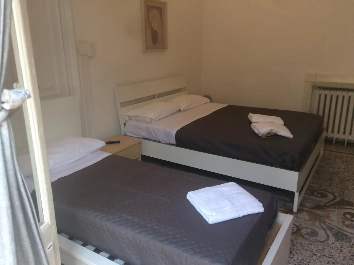 Guest House Roma Gênes Italie